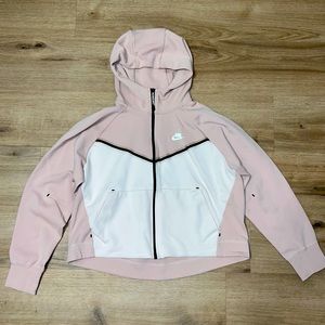 Women Nike Tech fleece